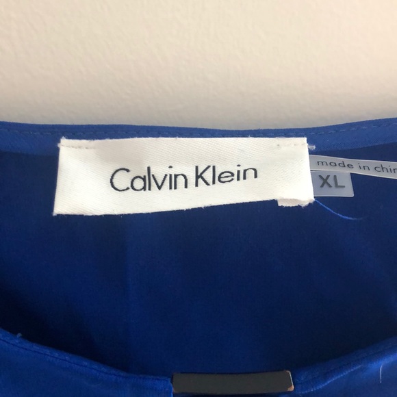 XL Calvin Klein blouse with keyhole detail - Picture 2 of 4